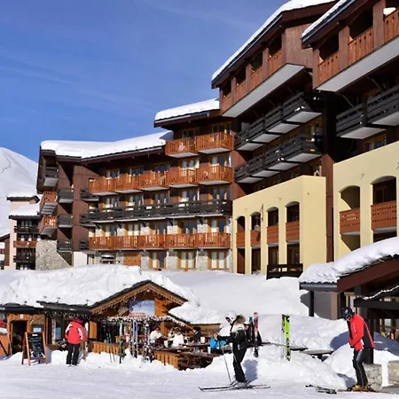 Andromede - - Aux Pieds - Vue Pistes - Balcon Mae-3571 *