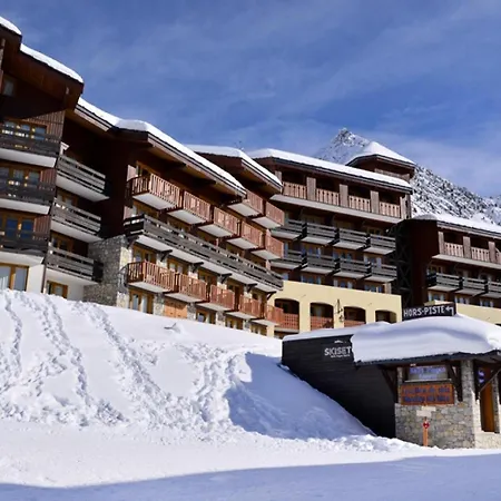 Andromede - - Aux Pieds - Vue Pistes - Balcon Mae-3571